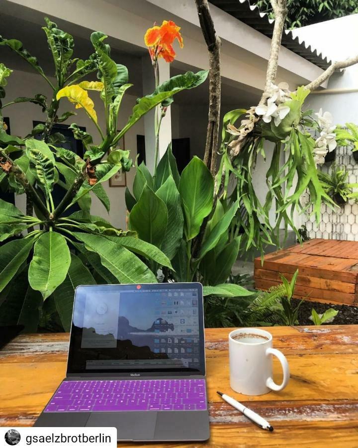 Auberge de jeunesse Pondok Sare à Yogyakarta Extérieur photo