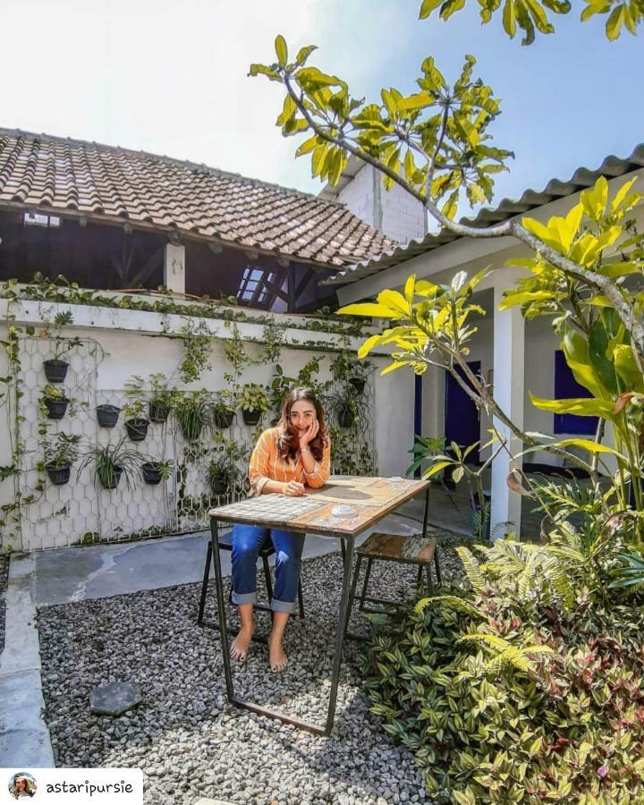 Auberge de jeunesse Pondok Sare à Yogyakarta Extérieur photo